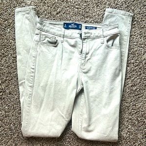 Hollister pants. Size 1R. Brand new condition.